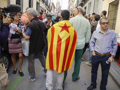 Decenas de personas asistieron el pasado domingo al acto a favor del refer&eacute;ndum catal&aacute;n en Madrid.