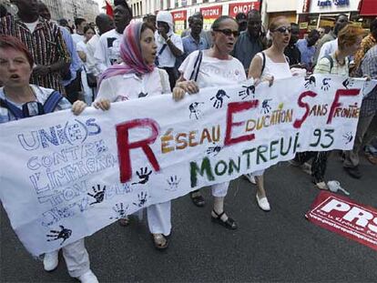 Manifestación en contra de la expulsión de extranjeros indocumentados el pasado 1 de julio, en París.