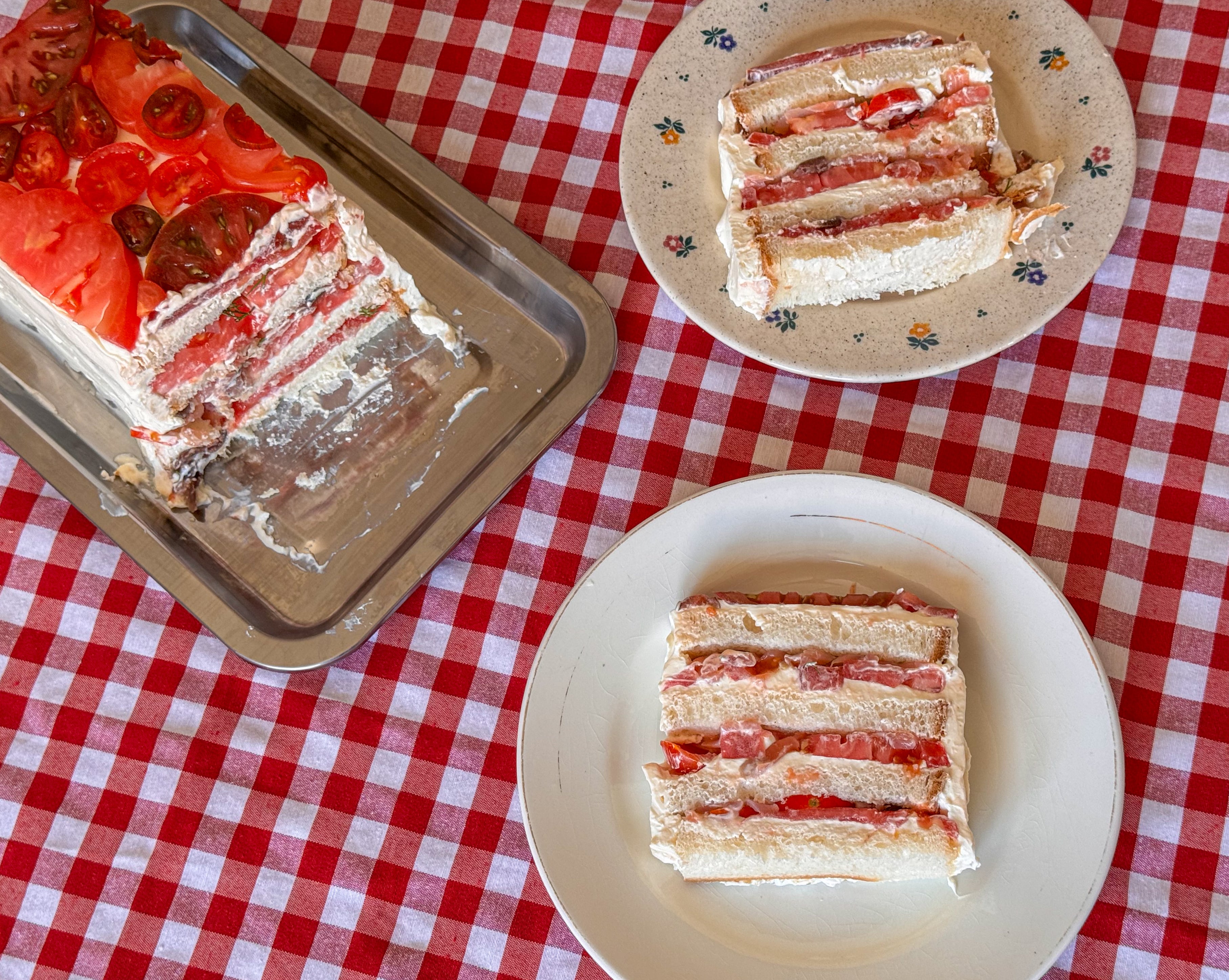 Pastel salado de tomate y ahumados, una receta clásica veraniega que recuperar