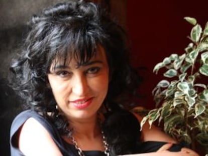 La escritora Eugenia Rico presenta en Valencia 'El fin de la raza blanca'.