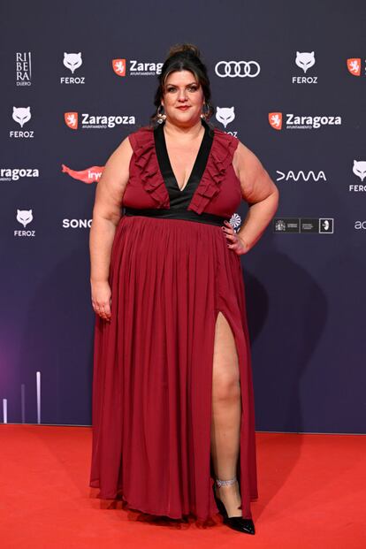 La actriz Coria Castillo con un vestido vaporoso con pinceladas de la Carmen de Bizet.