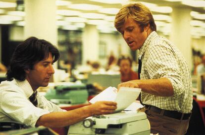 Dustin Hoffman (izquierda) y Robert Redford en la película 'Todos los hombres del presidente', de 1976.