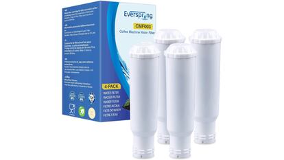 El pack de cuatro filtros de agua para cafetera automática de Everspring es suficiente para cubrir ocho meses o aproximadamente 200 litros de agua, en total.