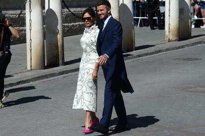 Victoria y David Beckham a su llegada a la boda de Sergio Ramos y Pilar Rubio.