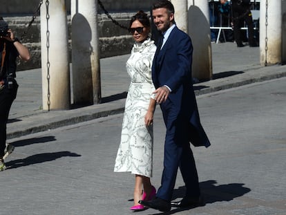 Victoria y David Beckham a su llegada a la boda de Sergio Ramos y Pilar Rubio.