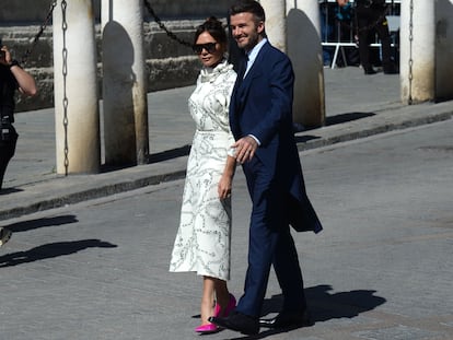 Victoria y David Beckham a su llegada a la boda de Sergio Ramos y Pilar Rubio.