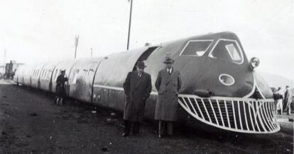 Primer Talgo en pruebas entre Madrid y Guadalajara, octubre de 1942.