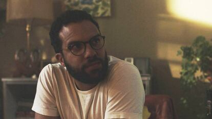 Luke, el marido de June, interpretado por O. T. Fagbenle.