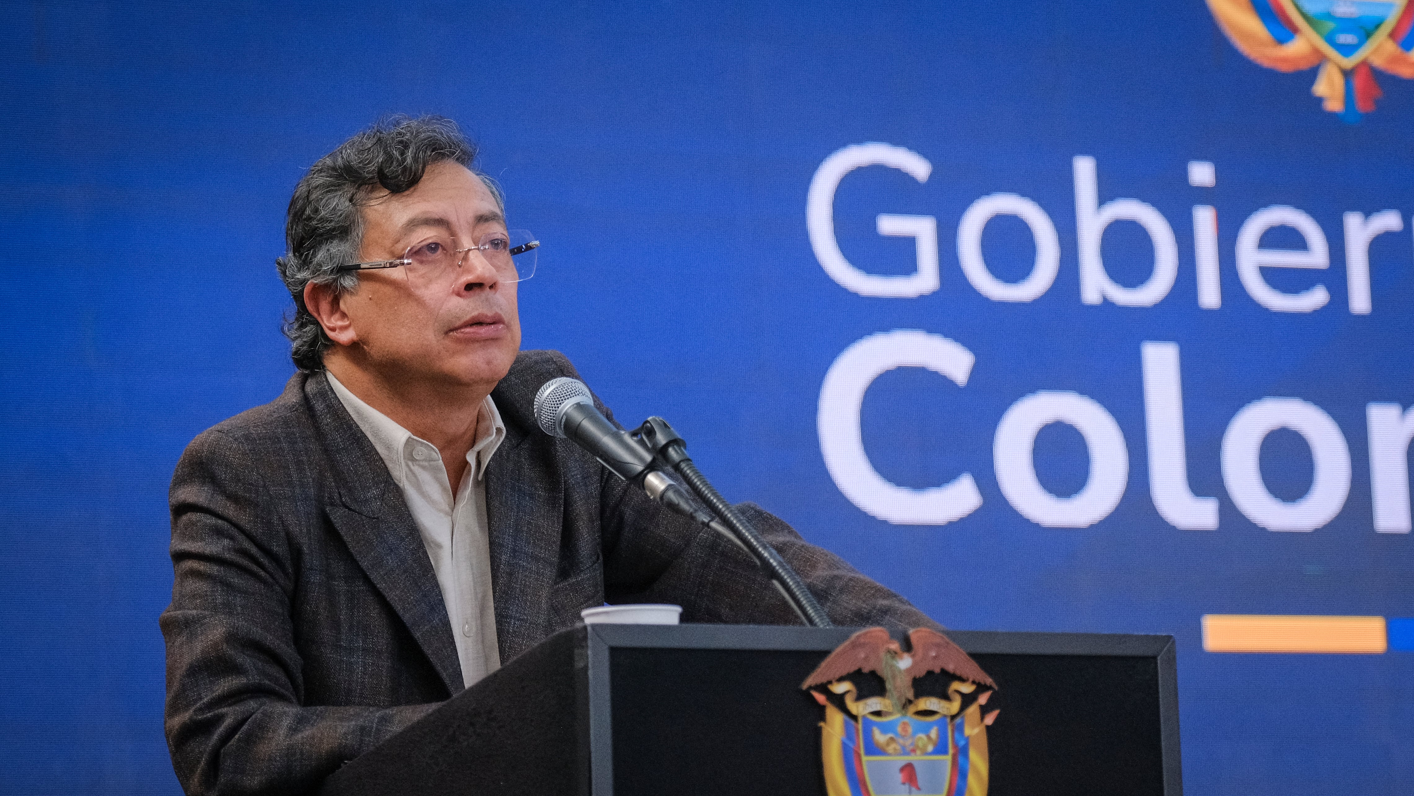 El presidente Petro arremete contra el sistema electoral mientras el registrador Penagos exige respeto y autonomía