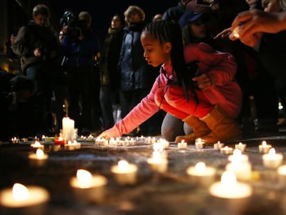 Velas en la Pla&ccedil;e de la Bourse, Bruselas.