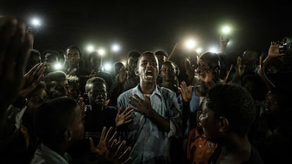 La fotografía ganadora de World Press Photo 2020. La firma el japonés Yasuyoshi Chiba, está tomada en Sudán y se titulada 'Straight Voice'.