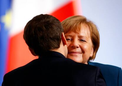 A chanceler alemã, Angela Merkel, e o presidente francês, Emmanuel Macron, em abril de 2018, em Berlim.