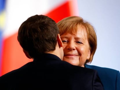 A chanceler alemã, Angela Merkel, e o presidente francês, Emmanuel Macron, em abril de 2018, em Berlim.