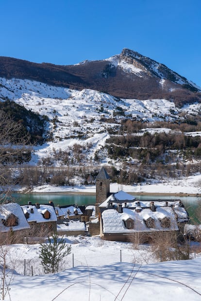 Vista del  pequeño pueblo pirenaico de Lanuza (Huesca).