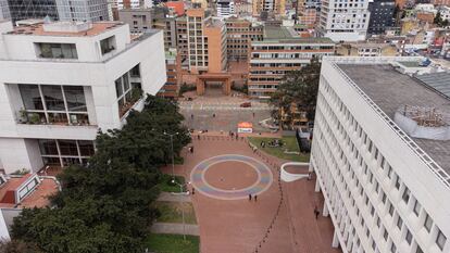 Anillo de inducción cromática en Bogotá Carlos Cruz-Diez