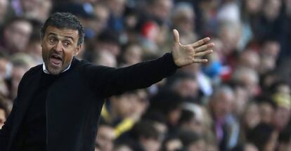 Luis Enrique, durante el Atlético-Barcelona del Calderón.