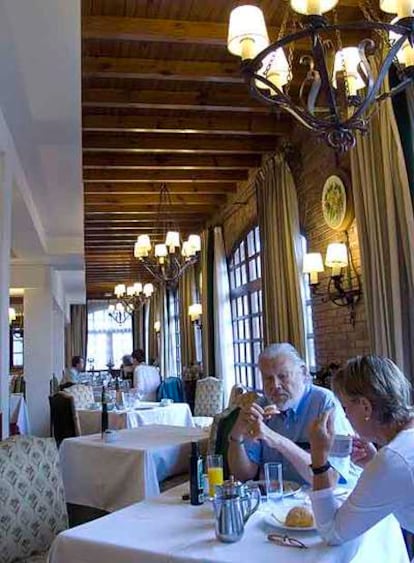 Comedor de desayunos del parador de Calahorra (La Rioja).