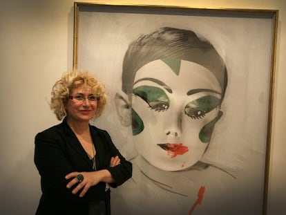 La artista Carmen Calvo, junto a una de sus obras, el pasado año.