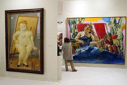 A la izquierda, el cuadro <i>The model</i>, de Fernando Botero; y al lado, <i>St. Tropez</i>, de Xenia Hausner .