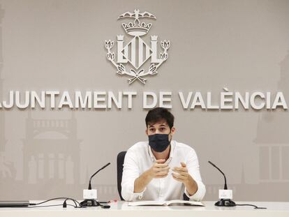 El concejal de Hacienda de València, Borja Sanjuan durante la comparecencia de prensa de este jueves.