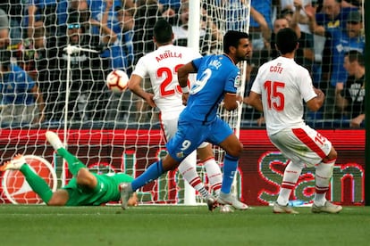 Ángel marca el primer gol del Getafe al Eibar.