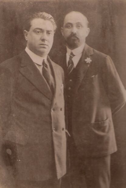 Pedro García Morales y Juan Ramón Jiménez, en una foto del libro <i>Arte menor.</i>
