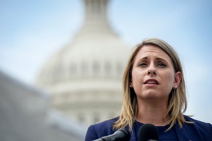 Katie Hill en una conferencia de prensa el pasado mes de junio.