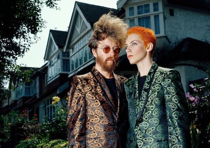 El dúo Eurythmics, junto a David A. Stewart, colocó a Lennox en el mapa. En la imagen, en 1985.