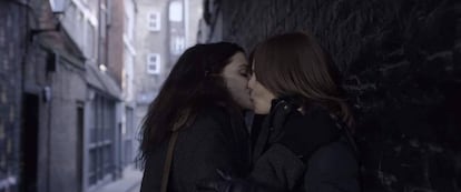 Ronit (Rachel Weisz) y Esti (Rachel McAdams), las protagonistas de 'Disobedience'.