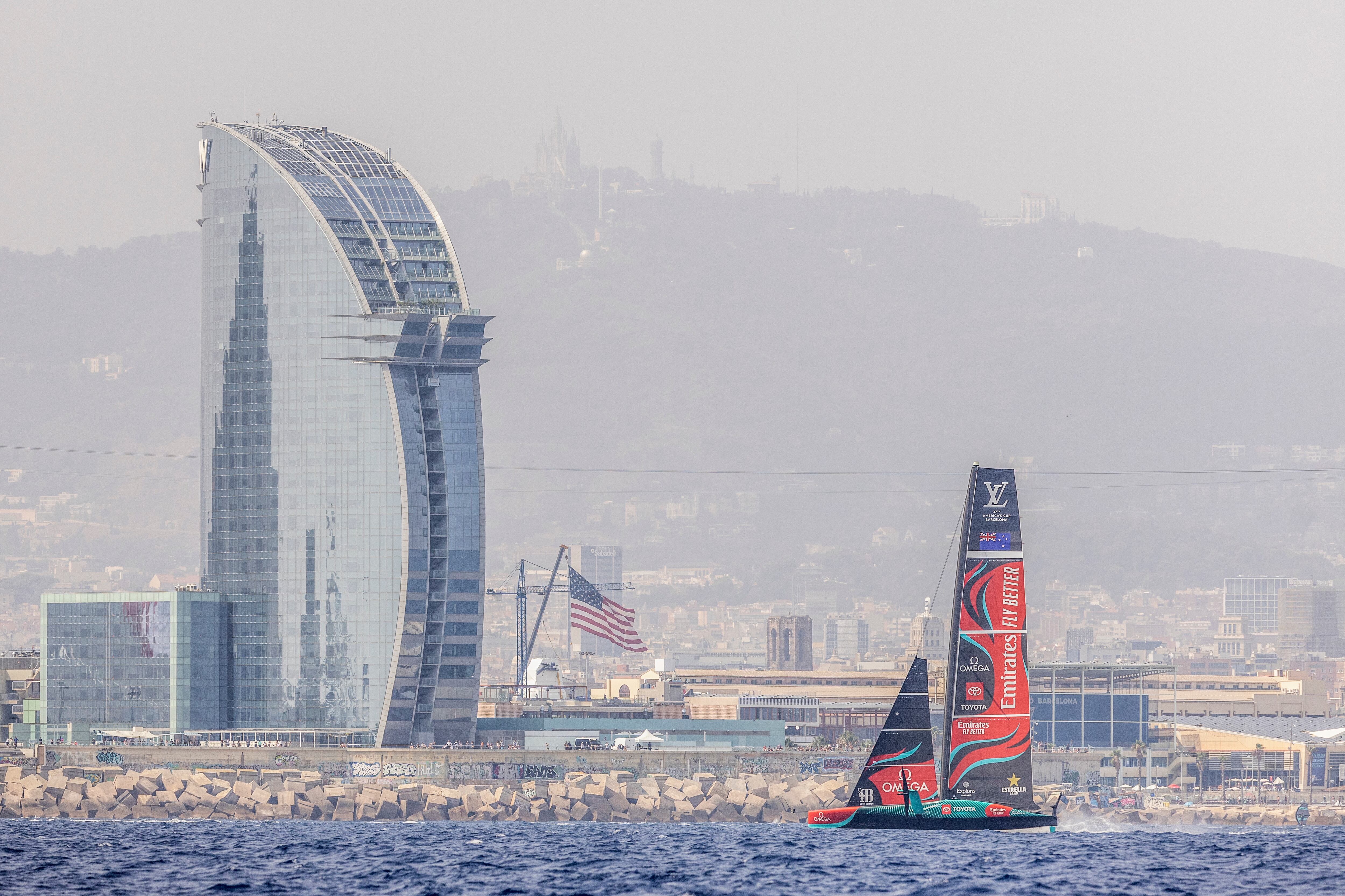 La embarcación del 'Team New Zealand' durante la regata preeliminar.