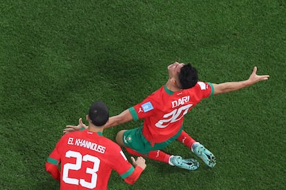Dari (a la derecha) festeja su gol.