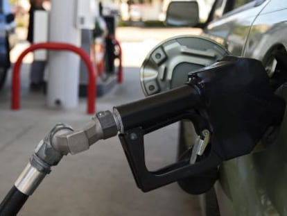 Surtidor de combustible en una gasolinera