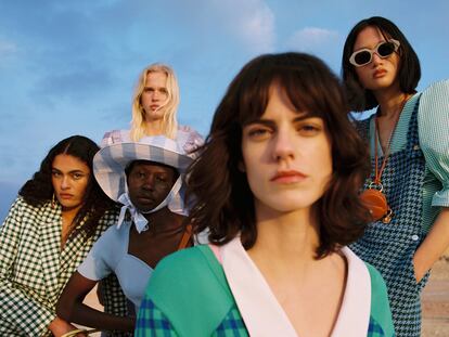 Vichy, trajes de rayas y romanticismo: así es el cambio de estación que pide tu armario