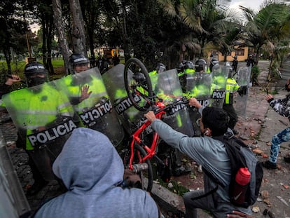 Após a morte de Ordóñez, manifestantes e polícia se enfrentaram em diversos pontos de Bogotá.