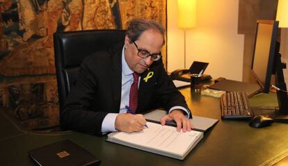 Quim Torra signa el nomenament dels nous consellers.