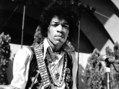 Jimi Hendrix en un ensayo en Hollywood, en 1967.