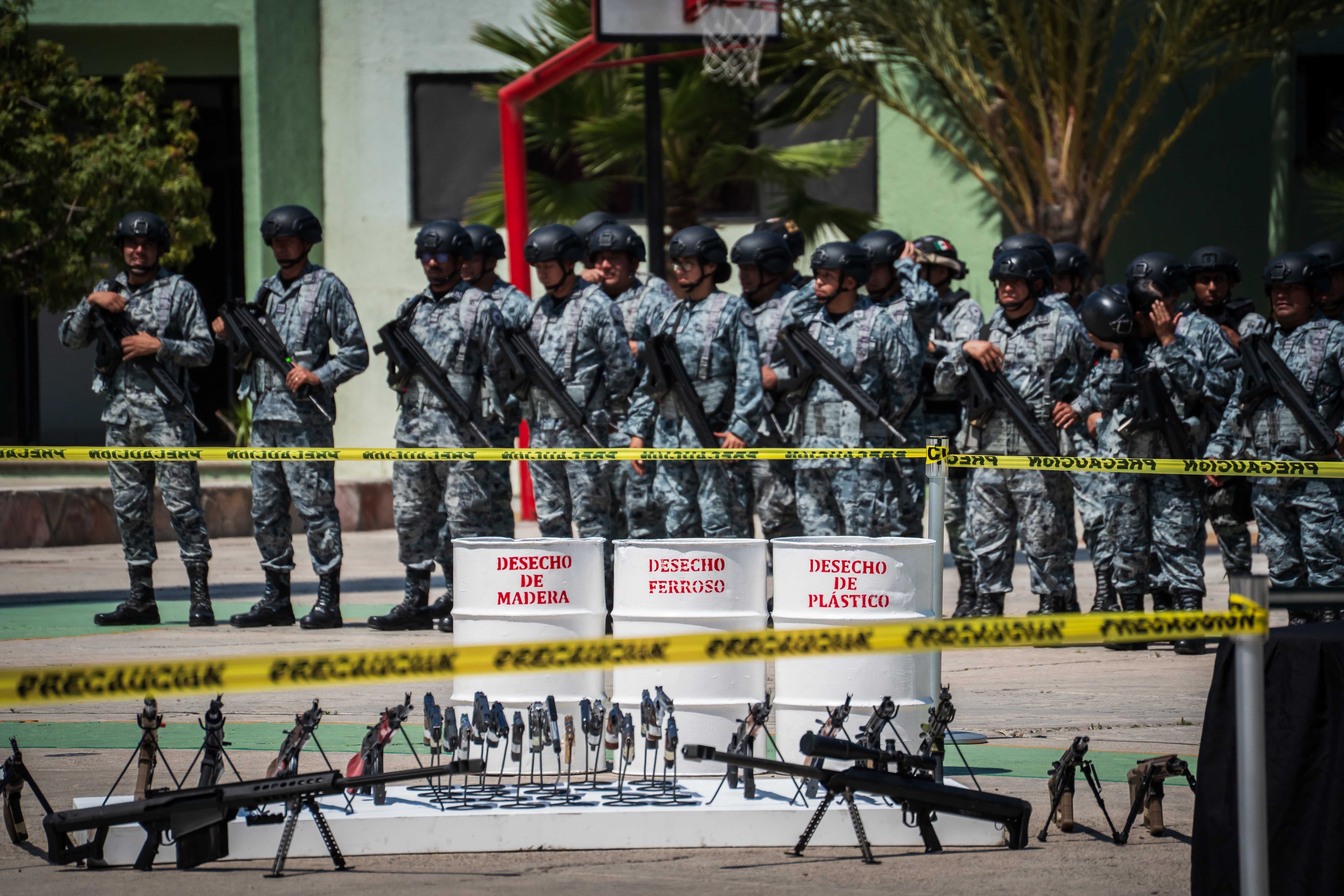 La inacabable lucha de México contra el arsenal que llega desde Estados Unidos: 194.000 armas incautadas en 10 años