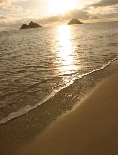 Puesta de sol en Lanikai, situado en Kailua. El lugar está a unos 19 kilómetros al noreste de Honolulu.