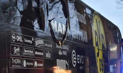 &Ocirc;nibus do Dortmund ap&oacute;s o ataque em 11 de abril.