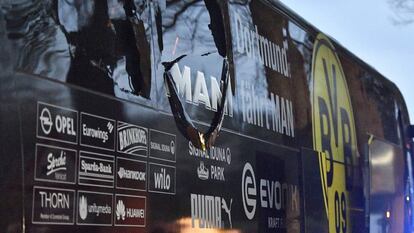 &Ocirc;nibus do Dortmund ap&oacute;s o ataque em 11 de abril.