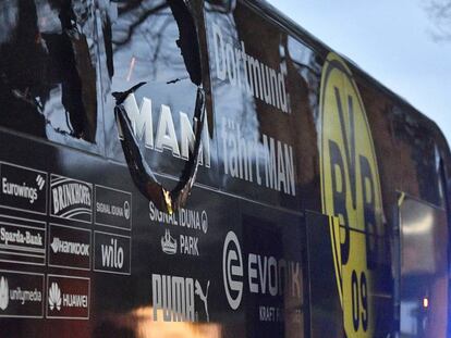 &Ocirc;nibus do Dortmund ap&oacute;s o ataque em 11 de abril.