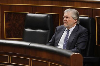 El ministro de Educaci&oacute;n, &Iacute;&ntilde;igo M&eacute;ndez de Vigo, durante el pleno del Congreso que aprob&oacute; suspender el calendario de la LOMCE. 
 