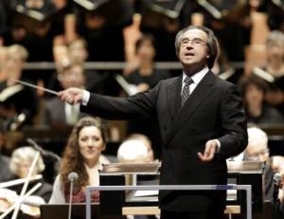 El director de la orquesta sinfónica de Chicago, el italiano Riccardo Muti. EFE/Archivo