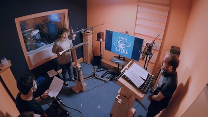 El equipo de 'Órbita Laika' durante la grabación de una de las entregas del 'podcast'.