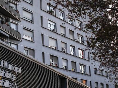 Bloque de pisos sociales en Barcelona junto al Institut Municipal de l'Habitatge.