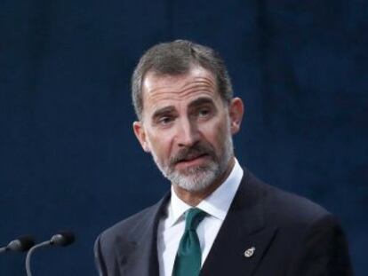 El Rey  “España resolverá el inaceptable intento de secesión por medio de la Constitución”