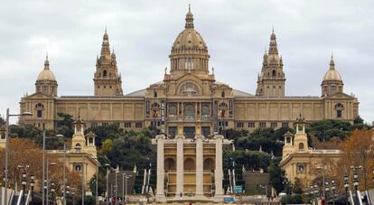 Fachada principal del MNAC, junto a la plaza de Espa&ntilde;a de Barcelona.