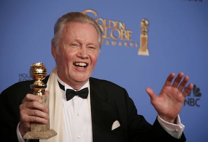 Jon Voight gana el premio a mejor actor de reparto en televisión por la serie 'Ray Donovan'.