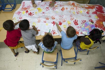 El rendimiento escolar de los menores con menos recursos es peor.