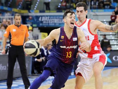 Heurtel, con el balón, ante Vildoza.